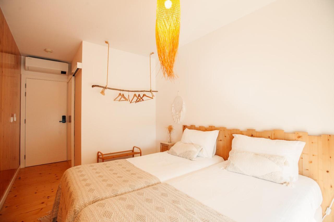 We Surf House Bed and Breakfast Figueira da Foz Exteriör bild