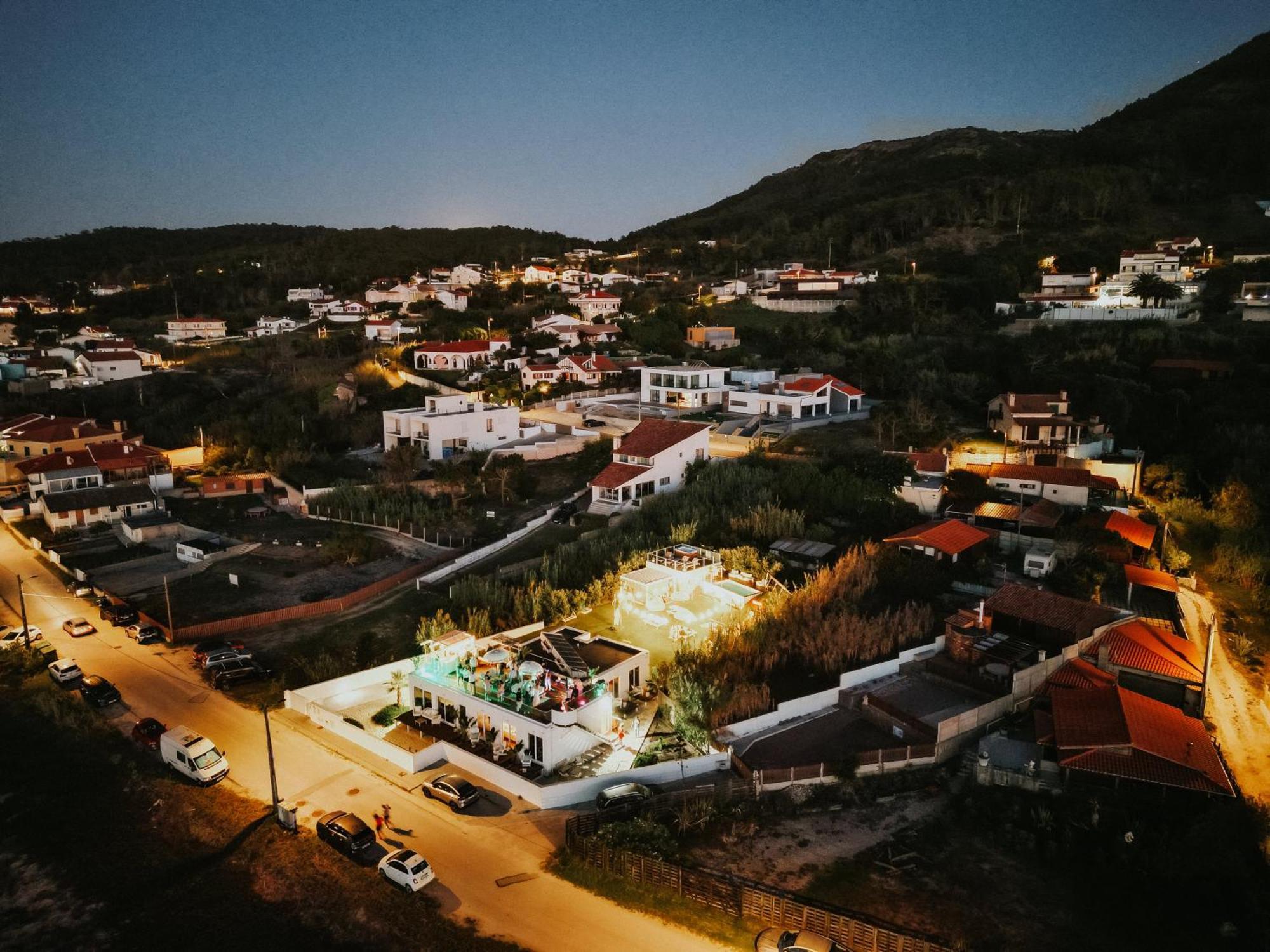 We Surf House Bed and Breakfast Figueira da Foz Exteriör bild